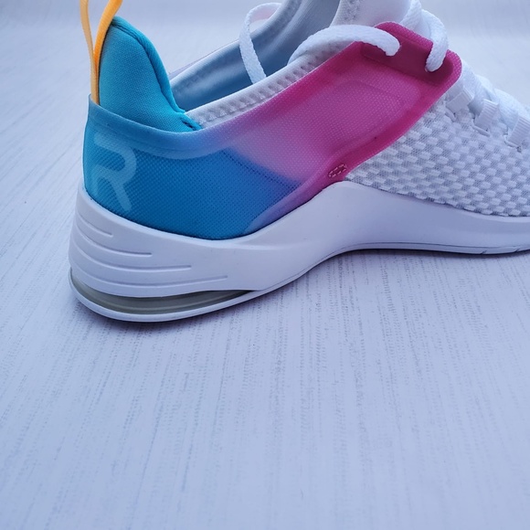 NIKE WOMENS AIR MAX BELLA TRAINING SHOE sold - Picture 7 of 10